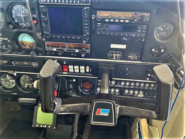 1981 PIPER ARROW IV PA28RT-201T complet