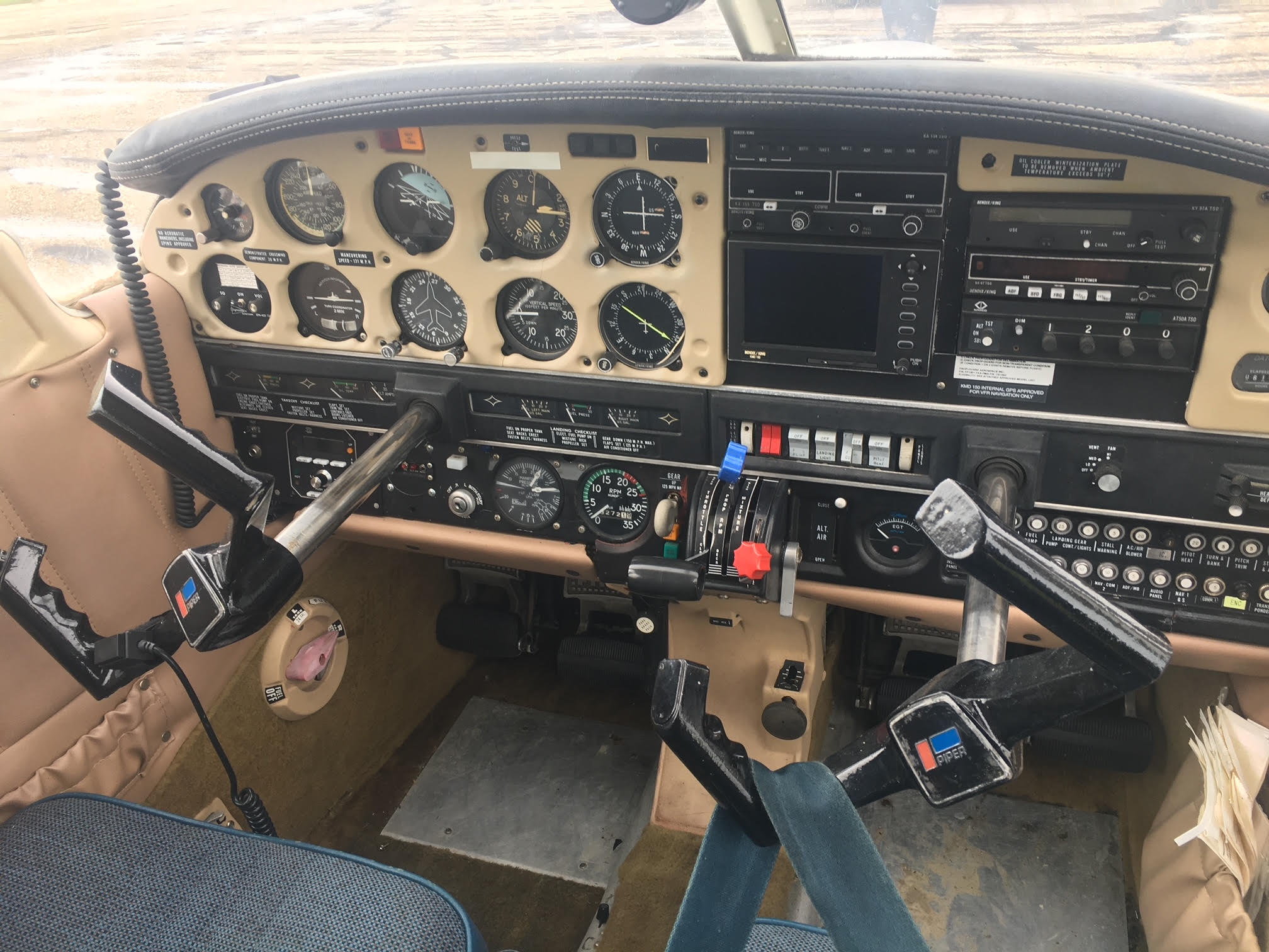 1976 PIPER ARROW PA-28R-200 complet